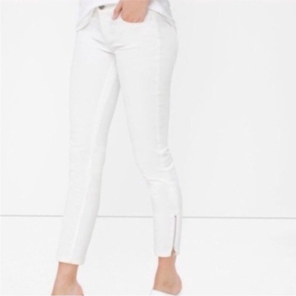 White House, black market, white skinny jean